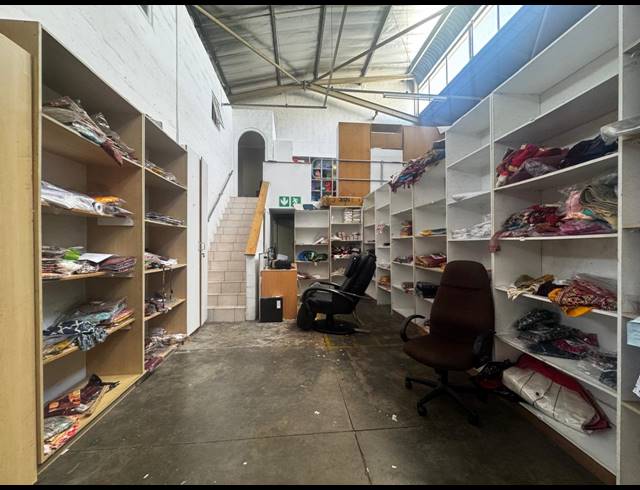 260M² WAREHOUSE TO LET IN SPRINGFIELD PARK